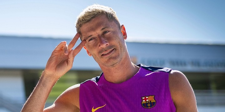 Robert Lewandowskis disziplinierter Lebensstil hat ihn zu einem muskulösen Körper gemacht Robert Lewandowskis disziplinierter Lebensstil hat ihn zu einem muskulösen Körper gemacht
